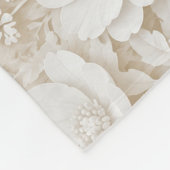 Eleganter Papercut Schmetterling mit Blumenrahmen フリースブランケット (角)