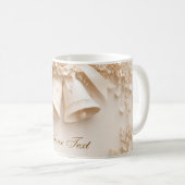 Elegantes Hochzeitsdesign mit Glocken und Rosen コーヒーマグカップ (正面右)