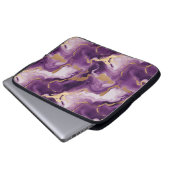 Elegantes vetas doradas y moradas ラップトップスリーブ (正面下部)