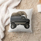 Elephant Driving 4x4 Van クッション (ブランケット)