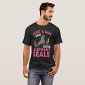 Elephant Seal Fish  Just A Girl Who Loves Elephant Tシャツ (正面フル)