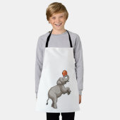 Elephant with Basketball エプロン (着用した状態)