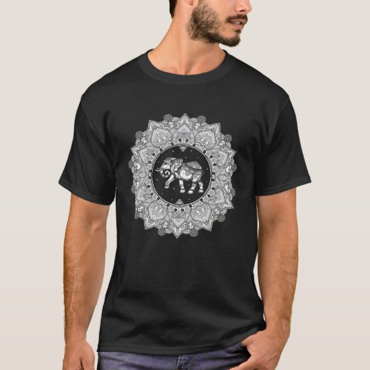 Elephant Yoga Elephant Mandala Ganesha Chakra Trib Tシャツ (正面)