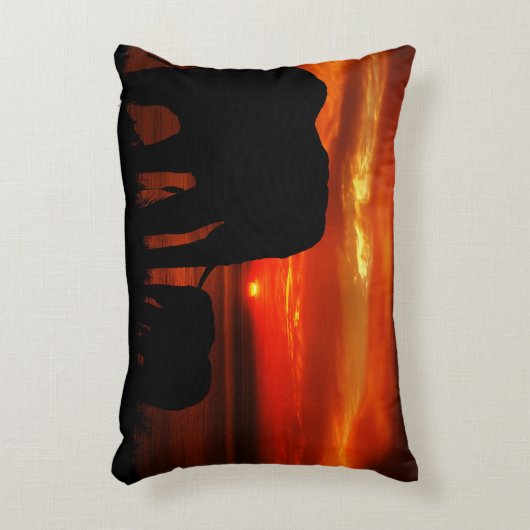 Elephants at Sunset アクセントクッション (正面(垂直))