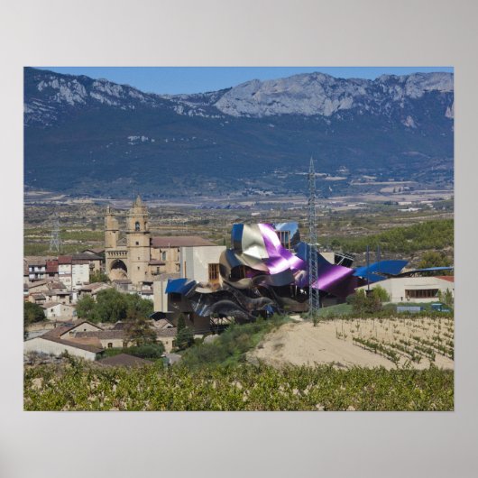 Elevated town view and Hotel Marques de Riscal ポスター (正面)