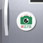 Elfie Santa Cam Christmasに行おもしろいこう マグネット<br><div class="desc">このモダンデザインは、おもしろいタイポグラフィで「Let's take an #Elfie」という文字を持つサンタ・カムを特徴とする。キッチンに最適で、オフィスまたは学校#decor #christmasdecor #christmasgifts #holiday #holidays #holidaydeor #homedecor #home #magnets #kitchenコールドkolhコールドkolhコールドkolh</div>