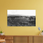 Ellensburg, WA Bird's eye of Town Photography キャンバスプリント (インサイチュ (リビング))