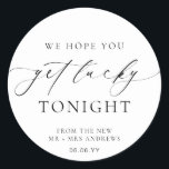 Ellesmere We Pleasing You Get Lucky Lotto結婚's ラウンドシール<br><div class="desc">これらのロートチケット結婚式の引き出物シールは、ミニマルなデザインと書道の見出しを特徴とする。名前と日付でシールをカスタマイズすると、スクリプトの見出しは編集できない。これらの好意ステッカーは、結婚式、ブライダルシャワー、赤ちゃんシャワー、誕生日、その他のイベントに使用することができる。このデザインの高度なカスタマイズを行うには、上の「カスタマイズIt」ボタンを選択する。</div>