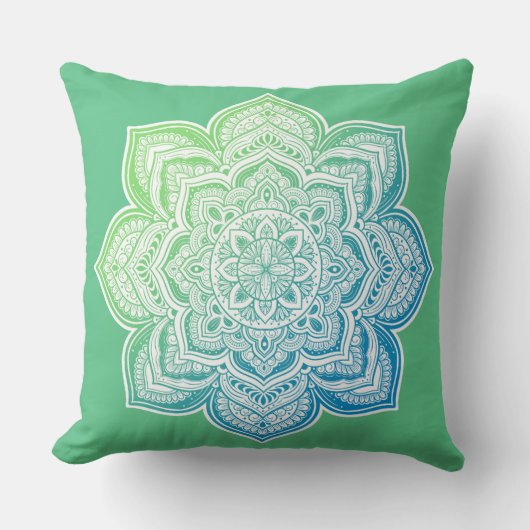 Elowyn Mandala Throw Pillow クッション (正面)