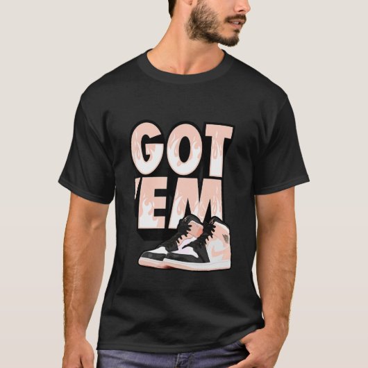 Em得スニーカーのマッチ1ミッドアークティッククリムゾンティントラ Tシャツ (正面)