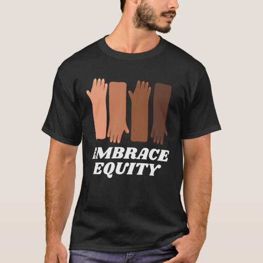 Embrace Equity Happy International Women s Day Cha Tシャツ (正面)