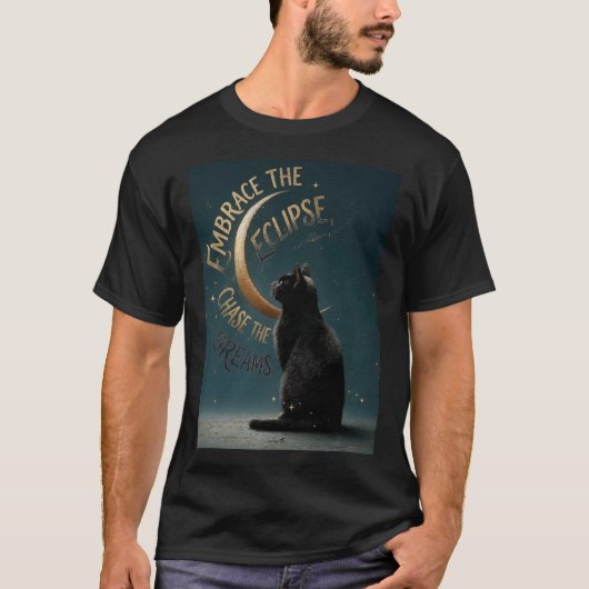 "Embrace the Eclipse" Celestial Cat Illustration Tシャツ (正面)