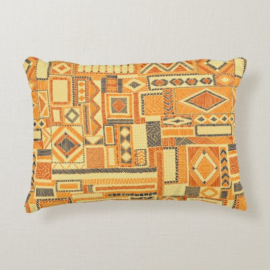 Embroidered seamless patchwork pattern. Bohemian o アクセントクッション (正面)