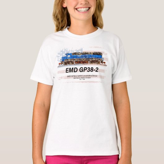 EMD GP38-2ディーゼル機関車とアメリカ国旗 Tシャツ (正面)