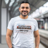 EMD GP60ディーゼル機関車とアメリカ国旗 Tシャツ