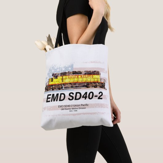 EMD SD40-2ディーゼル機関車。アメリカ国旗 トートバッグ (クローズアップ)