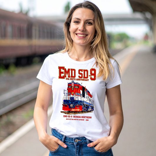 EMD SD-9 アメリカ建国250周年記念ヘリテージ機関車 Tシャツ