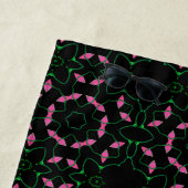 Emerald and Pink Kaleidoscope ビーチタオル (インサイチュ)