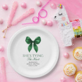 Emerald Bow She's Tying the Knot Bridal Shower ペーパープレート (パーティー)