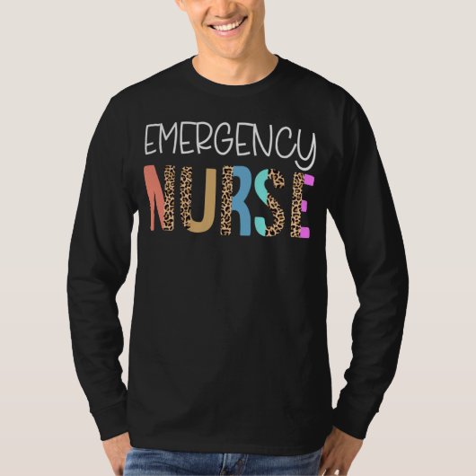 Emergency Nurse Bohemian Cheetah Leopard Print Pat Tシャツ (正面)
