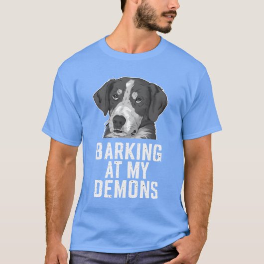 Emo Dog Gothic Dog Alternativeファッション(犬おもしろい) Tシャツ (正面)