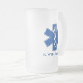 EMTの救急医療隊員の記号のカスタム フロストグラスビールジョッキ (正面右)