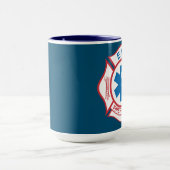 EMT消防士シンボルの背景 マグカップ (中央)