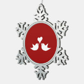 Enagementを結婚しているハートの愛鳥 スノーフレークピューターオーナメント (右)