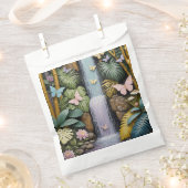 Enchanted Falls Oasis フェイバーバッグ (クリップ留めされた状態)