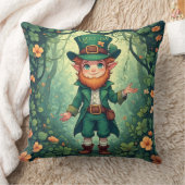 Enchanted Forest Leprechaun Luckyish Nursery Decor クッション (ブランケット)