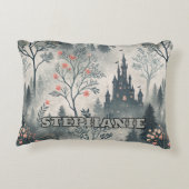 Enchanted Misty Forest with Dark Castle – Ethereal アクセントクッション (裏面)