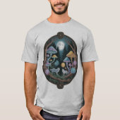 Enchanted Moonlit Wolves and Psychedelic Mushrooms Tシャツ (正面)