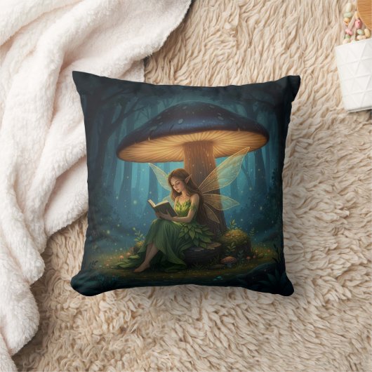 Enchanted Night Fairy Reading a Book クッション (ブランケット)