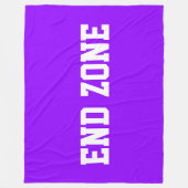 END ZONE Athletic White Text On Fun Bright Purple フリースブランケット (正面)