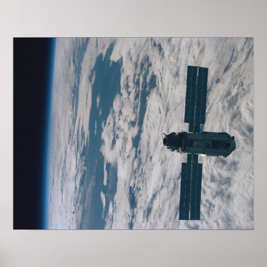 EndeavorかロシアのらZaryaモジュール(ISS)を見る ポスター (正面)