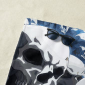 Endless Skull Field Dark Illustration ビーチタオル (インサイチュ)