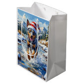 Energetic Blue Heeler Dog Winter Creek Christmas ミディアムペーパーバッグ (裏面アングル)