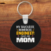 Engineer Biomedical EngineerがMomと呼ぶ キーホルダー (正面)