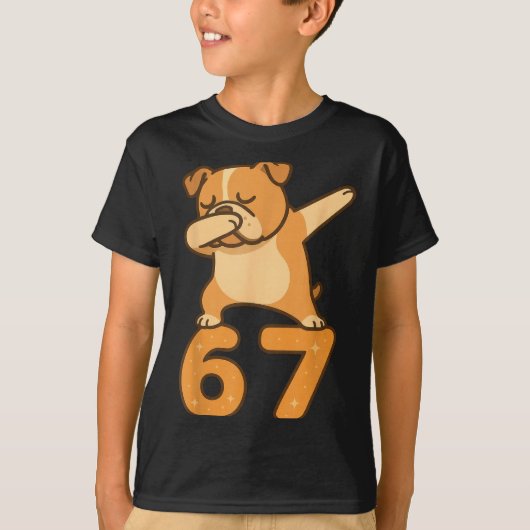 English Bulldog Dog 67 Meme Six Seven Funny Dabbin Tシャツ (正面)
