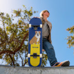English Bulldog Graphic Personalized スケートボード<br><div class="desc">This dog lovers' skateboard features an illustration of an English bulldog set against a royal blue and bright yellow background and is ready to be personalized with a name or other text in royal blue lettering.</div>