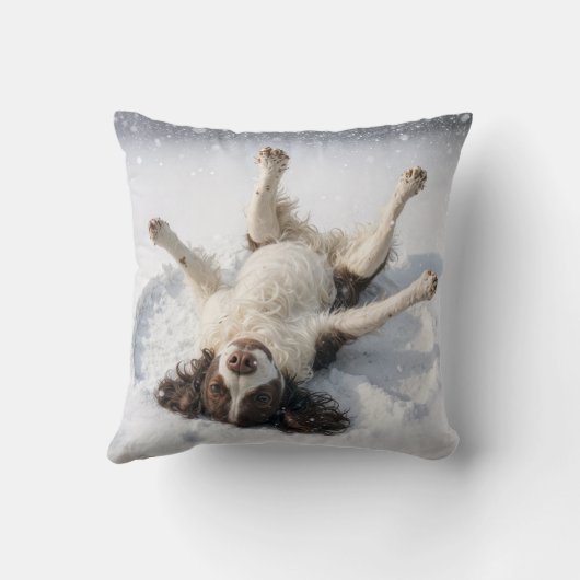 English Springer Spaniel Making a Snow Angel クッション (裏面)