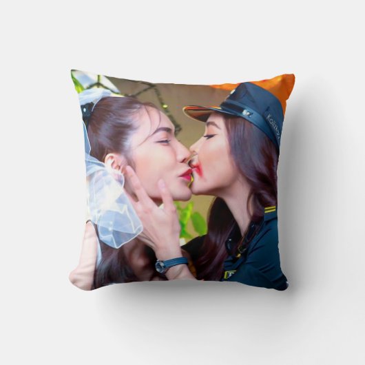 Englot Thai GL Halloween Kiss, Engfa and Charlotte クッション (正面)