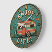 Enjoy Life Camper Rustic Trailer Gift for Campers ラージ壁時計 (傾斜)