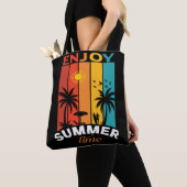 Enjoy Summer Time Retro Beach Tee トートバッグ (クローズアップ)