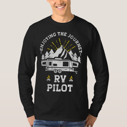 Enjoying The Journey RV Pilot Camp Couple Camping Tシャツ (正面)