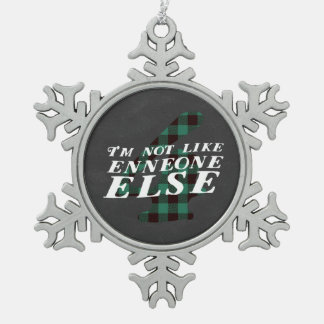 Enneagramのタイプ4おもしろいな雪片のオーナメント スノーフレークピューターオーナメント