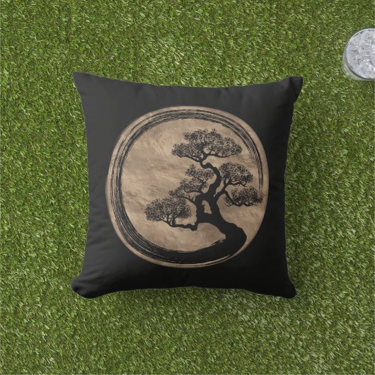 Ensoの禅の円および盆栽の木の金ゴールド アウトドアクッション (芝生)