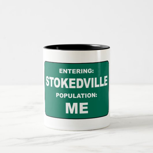 Entering Stokedville Population Me ツートーンマグカップ (中央)
