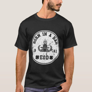 EODイン生まれバー軍隊退役軍人Tシャツ Tシャツ