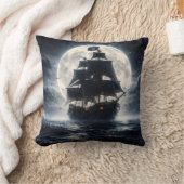 Epic Pirate Ship Moon Throw Pillow – Dark Ocean Pi クッション (ブランケット)